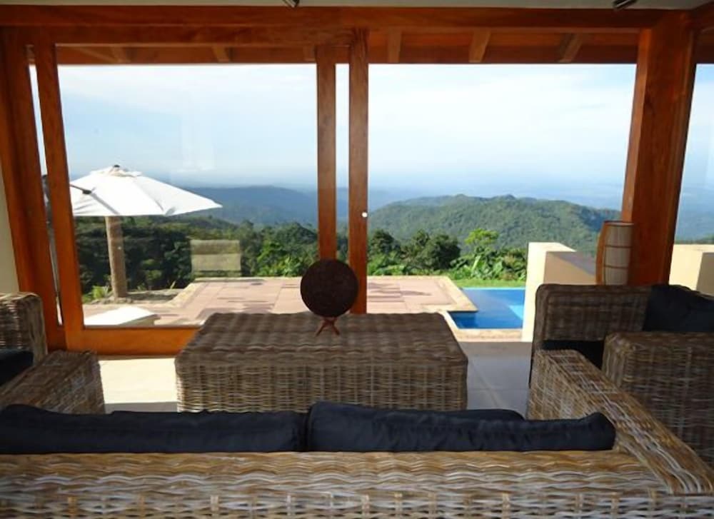 Finca Hamburgo 37/64
