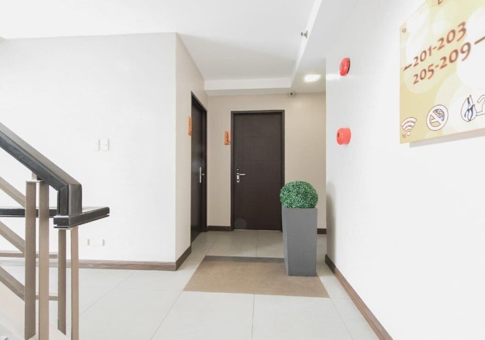 Lorenzzo Suites Hotel 4/24