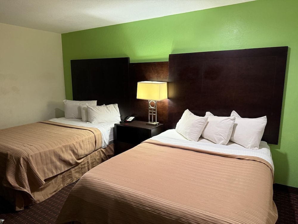 غرفة قياسية بسريرين كوين، Hollister Inn 2/4