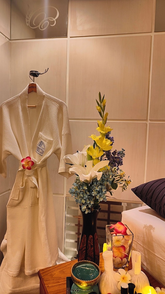 Bangkok Inter Place Hotel 43/72