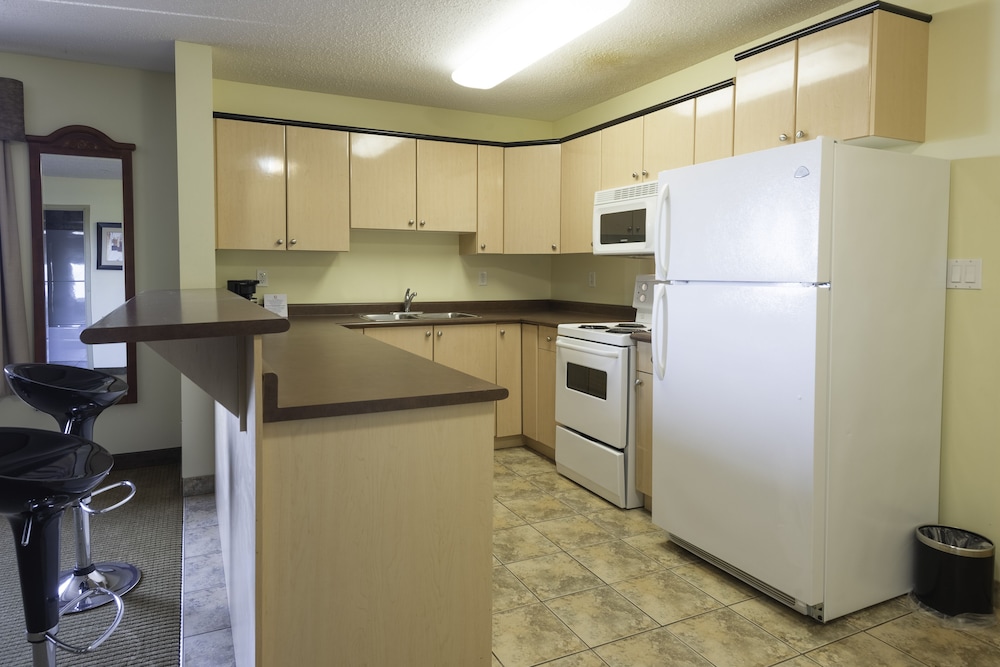 Days Inn By Wyndham Bonnyville 10/52