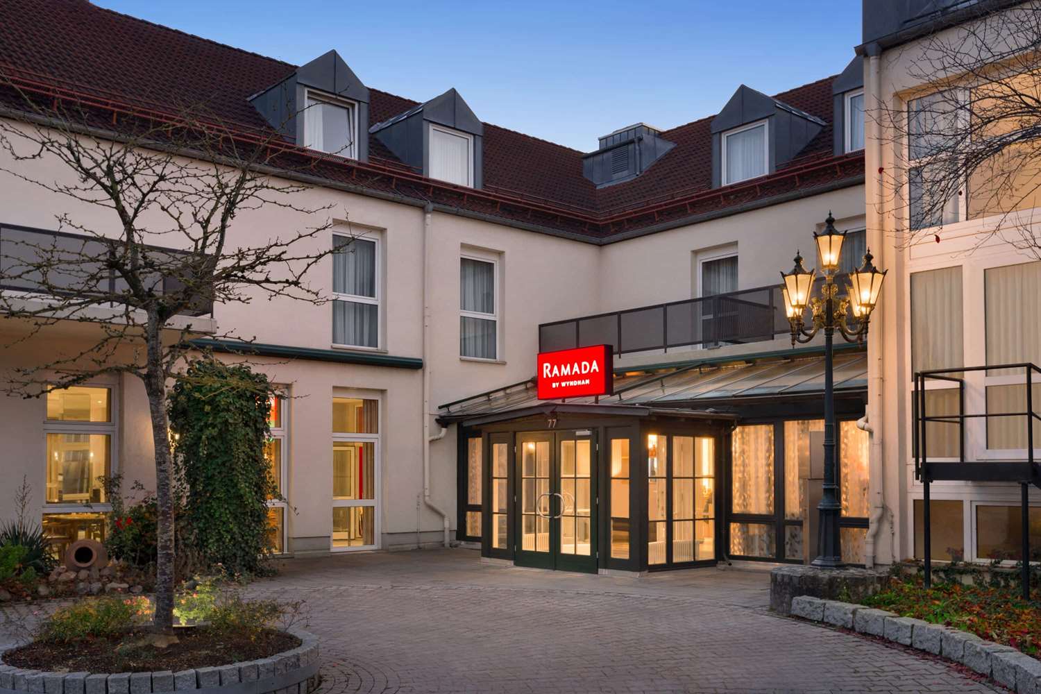 Ramada by Wyndham Muenchen Airport 1/28