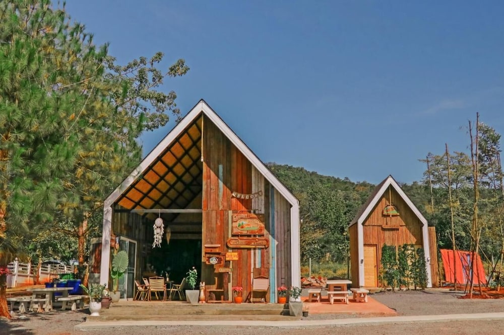 Yellowstone Camps Resort Khao Yai in PAK CHONG