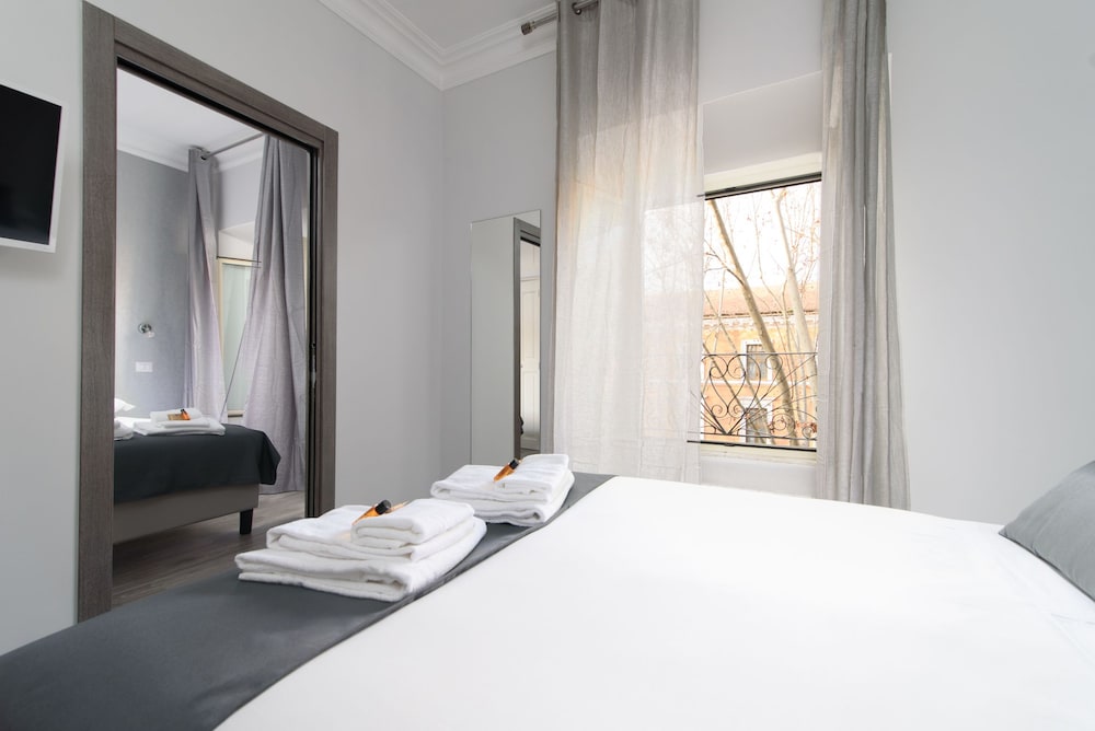 White Caesar Guesthouse 15/35