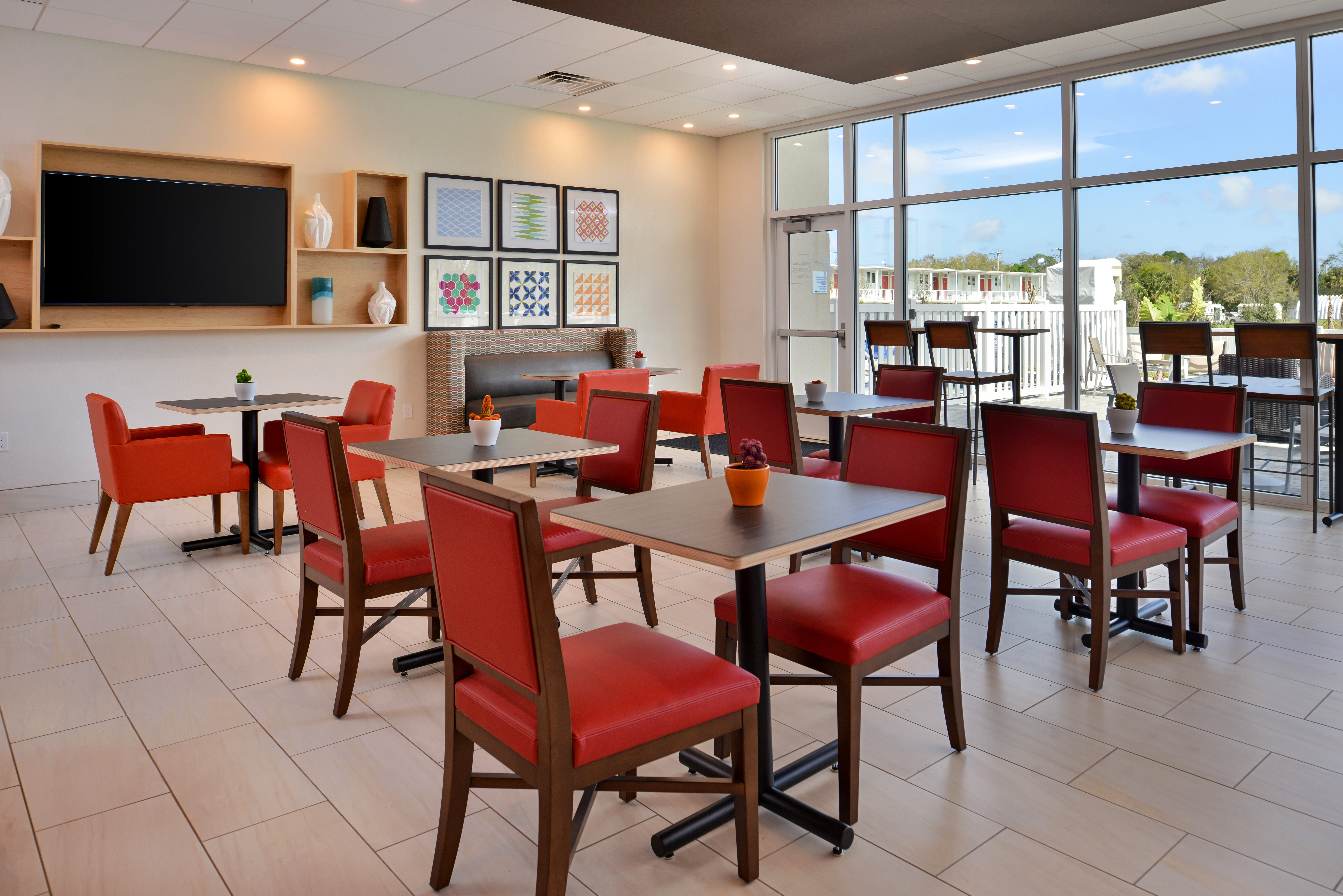 Holiday Inn Express And Suites West Melbourne 44/68