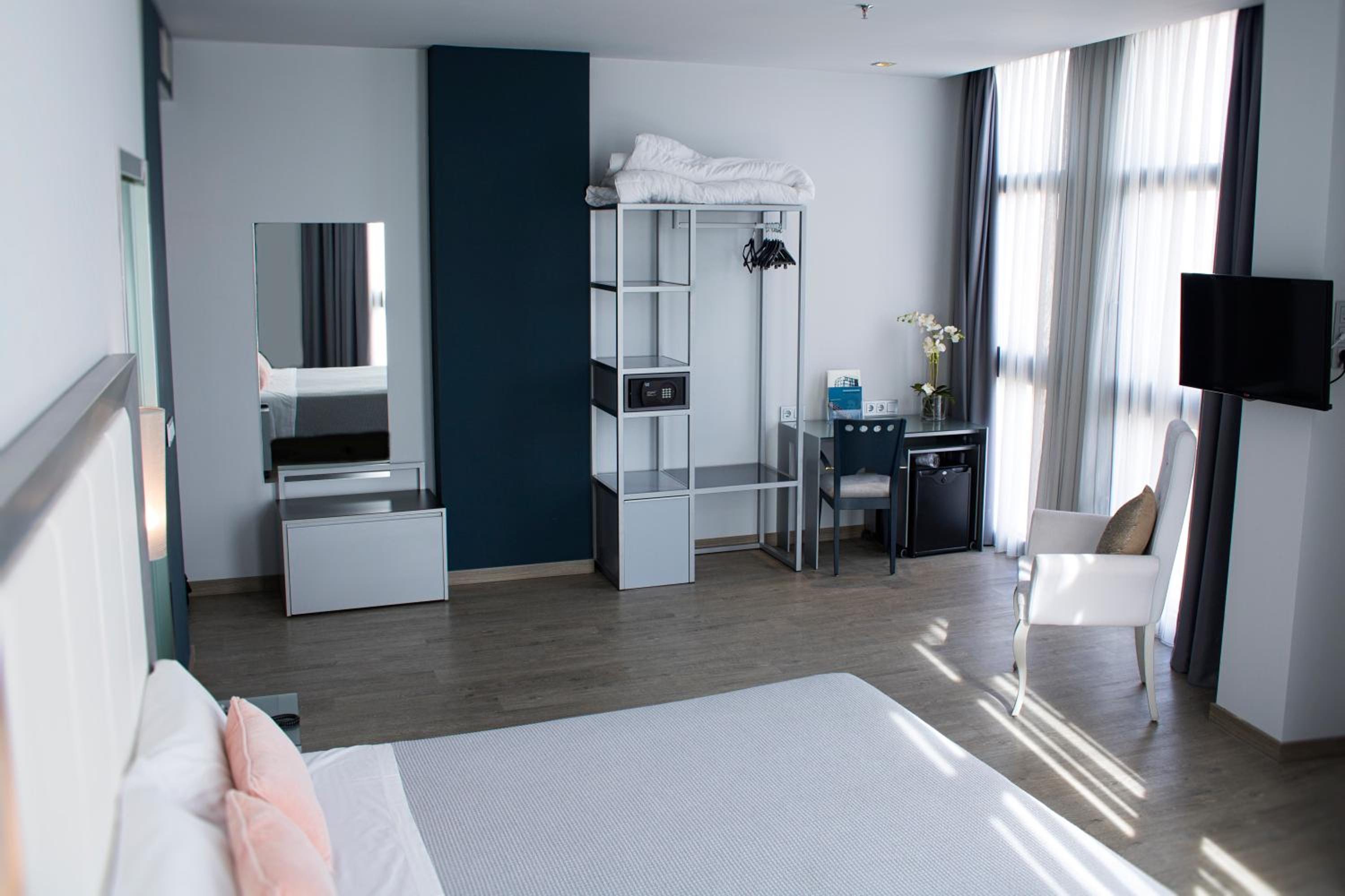 Executive, Suite, Hot Tub