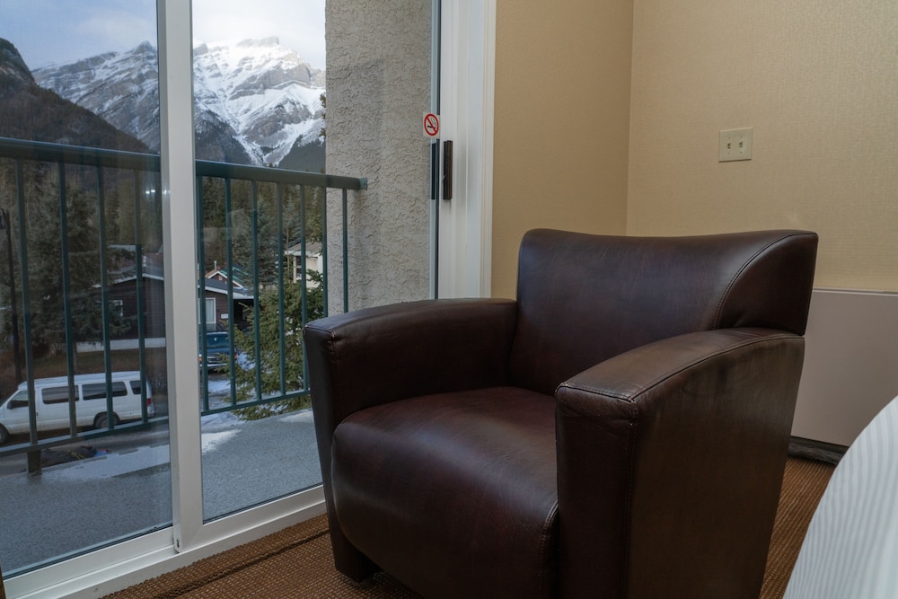 Irwins Mountain Inn Hotel 85/98