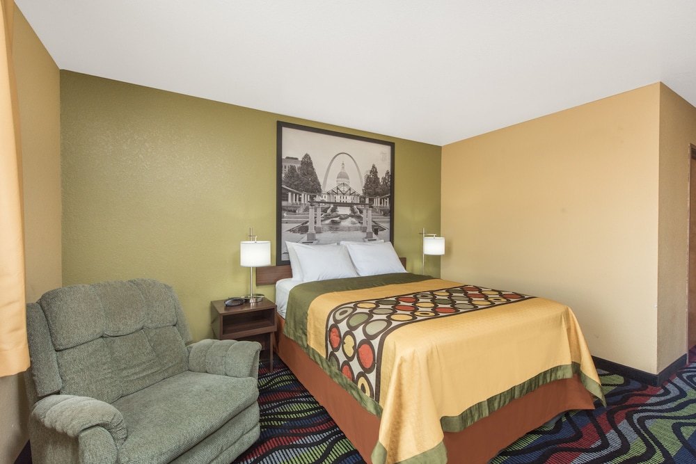 Super 8 by Wyndham Farmington 14/15