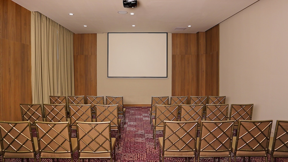 Crowne Plaza Airport Panama 66/79