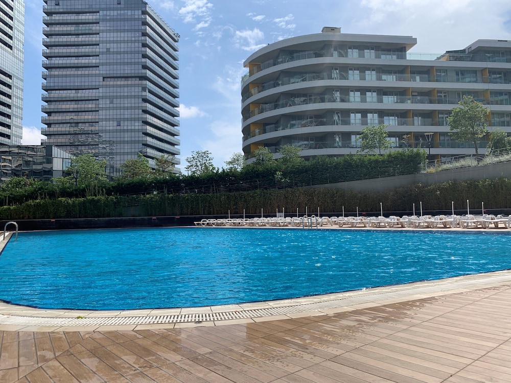 The Superior Living Batisehir 47/55