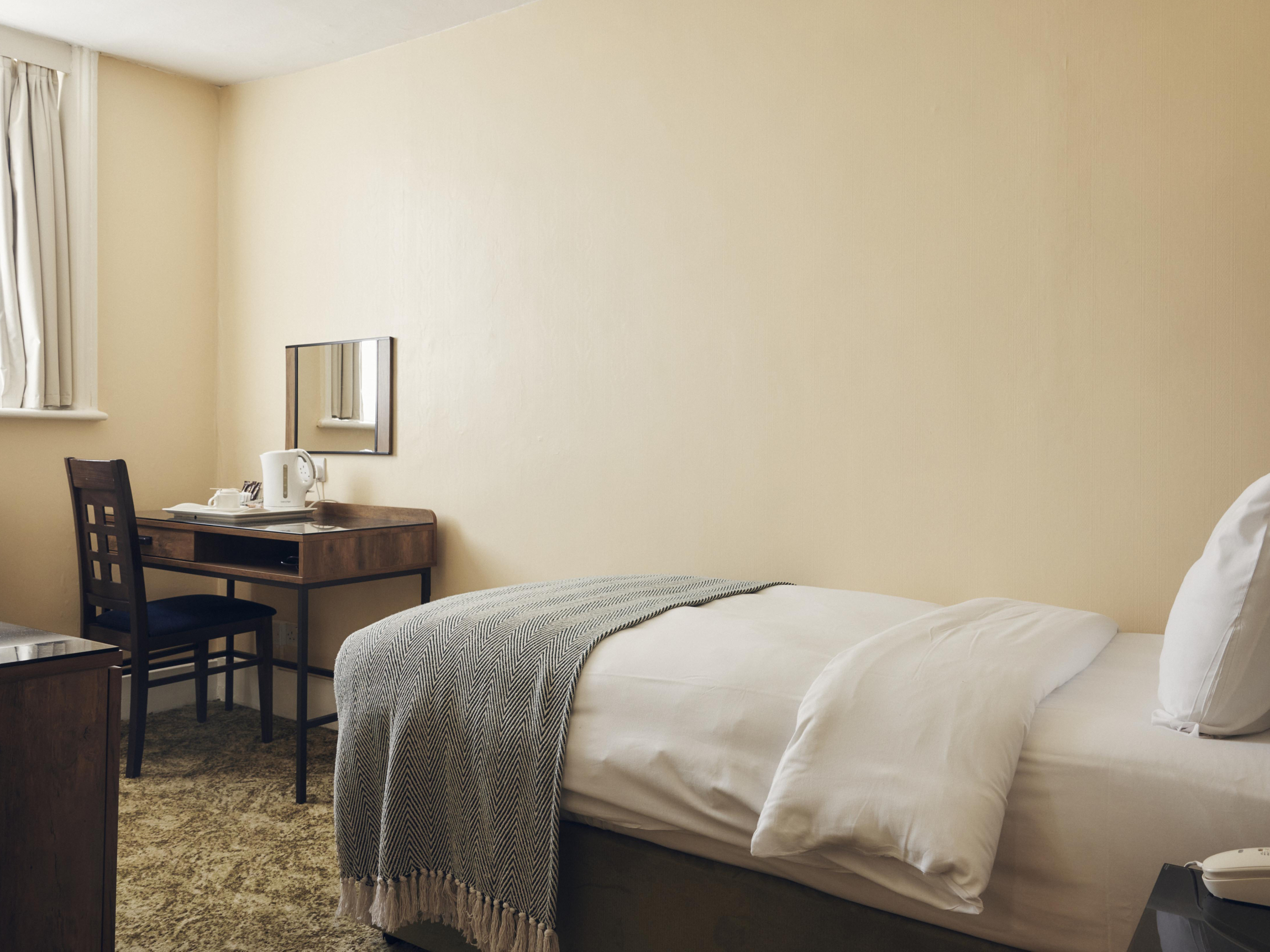 ROOM, SINGLE