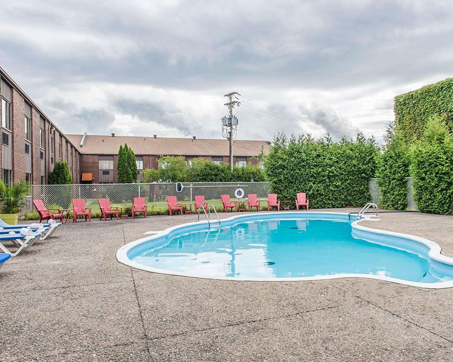 Quality Inn & Suites Gatineau 40/42