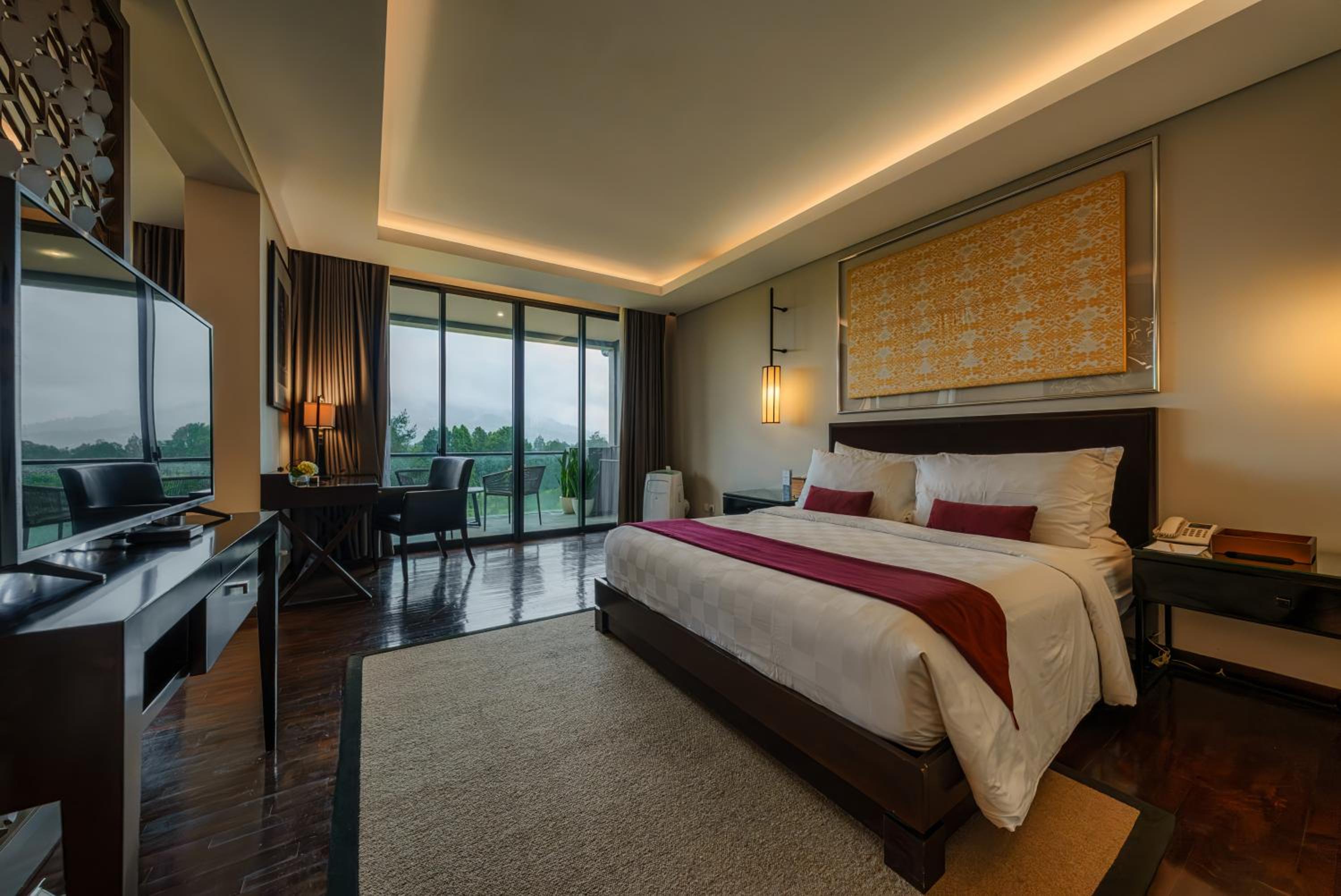 Suite, Golf Course View