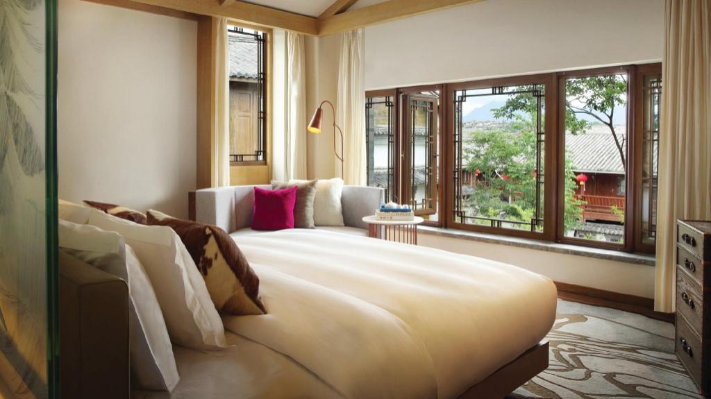 Boutique, Queen Bed