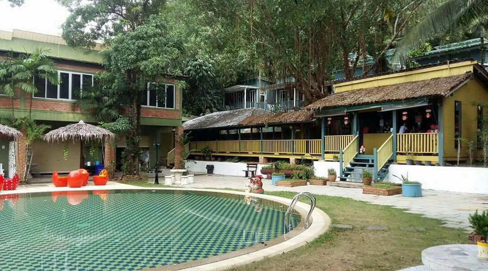 Sunshine Inn Resort 12/16