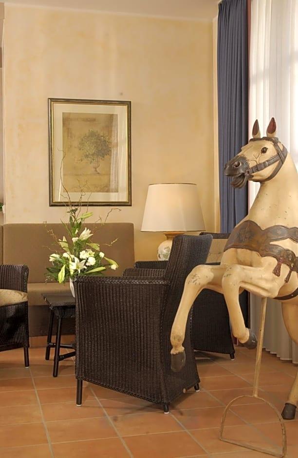 Hotel Spiegel 33/50