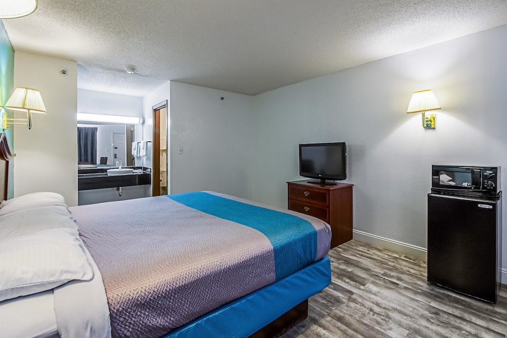 Motel6 Grand Rivers, KY 25/59