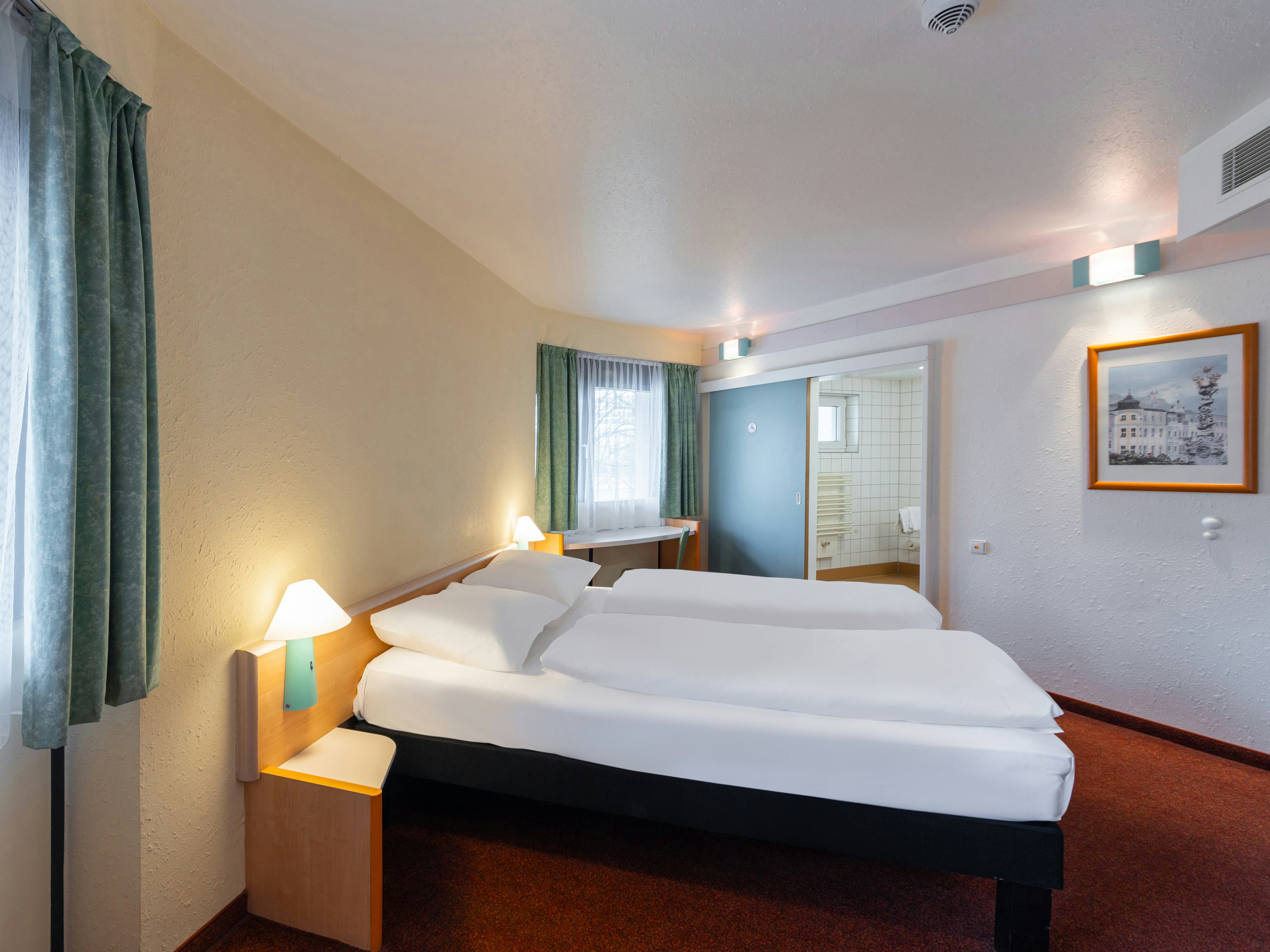B&B HOTEL Wuppertal-City 4/31