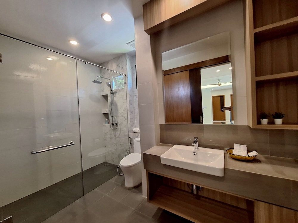 ThaiLife Wellness & Meditation Resort 80/80