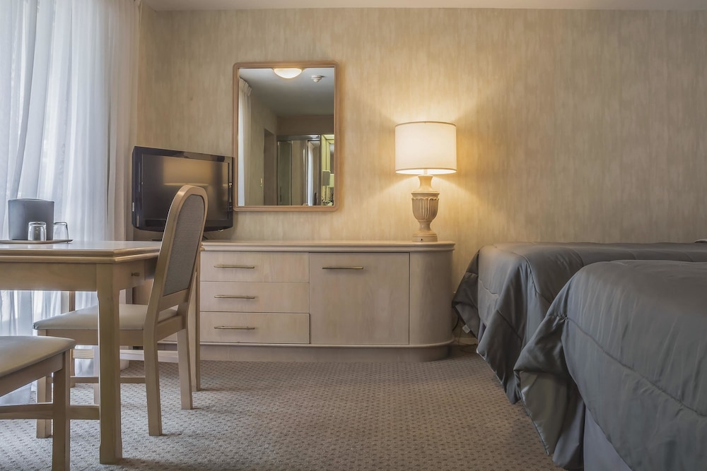 Rodeway Inn Fallsview Niagara Falls 24/31