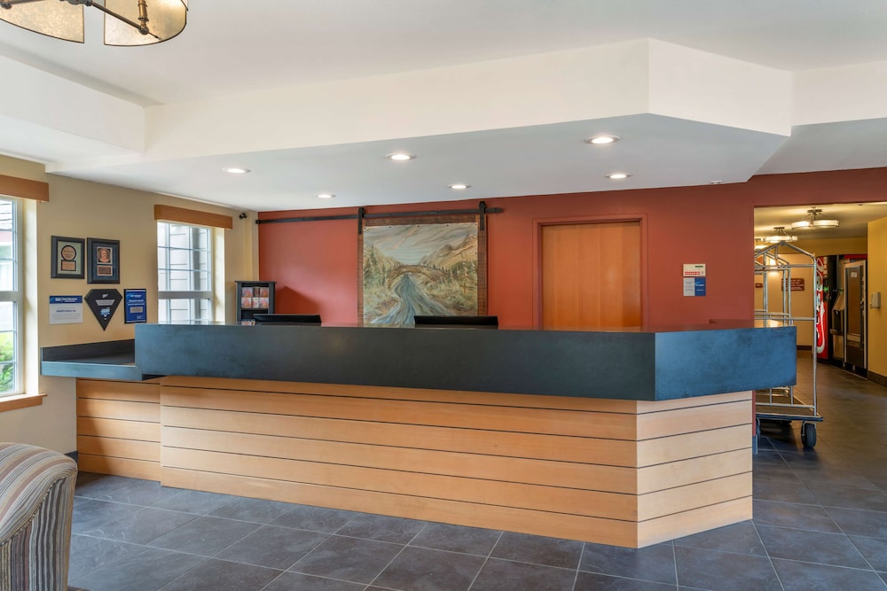 Best Western Plus Columbia River Inn 8/63