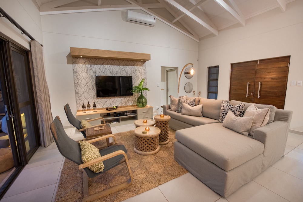 Bushwillow Private Villa [VR] 14/28