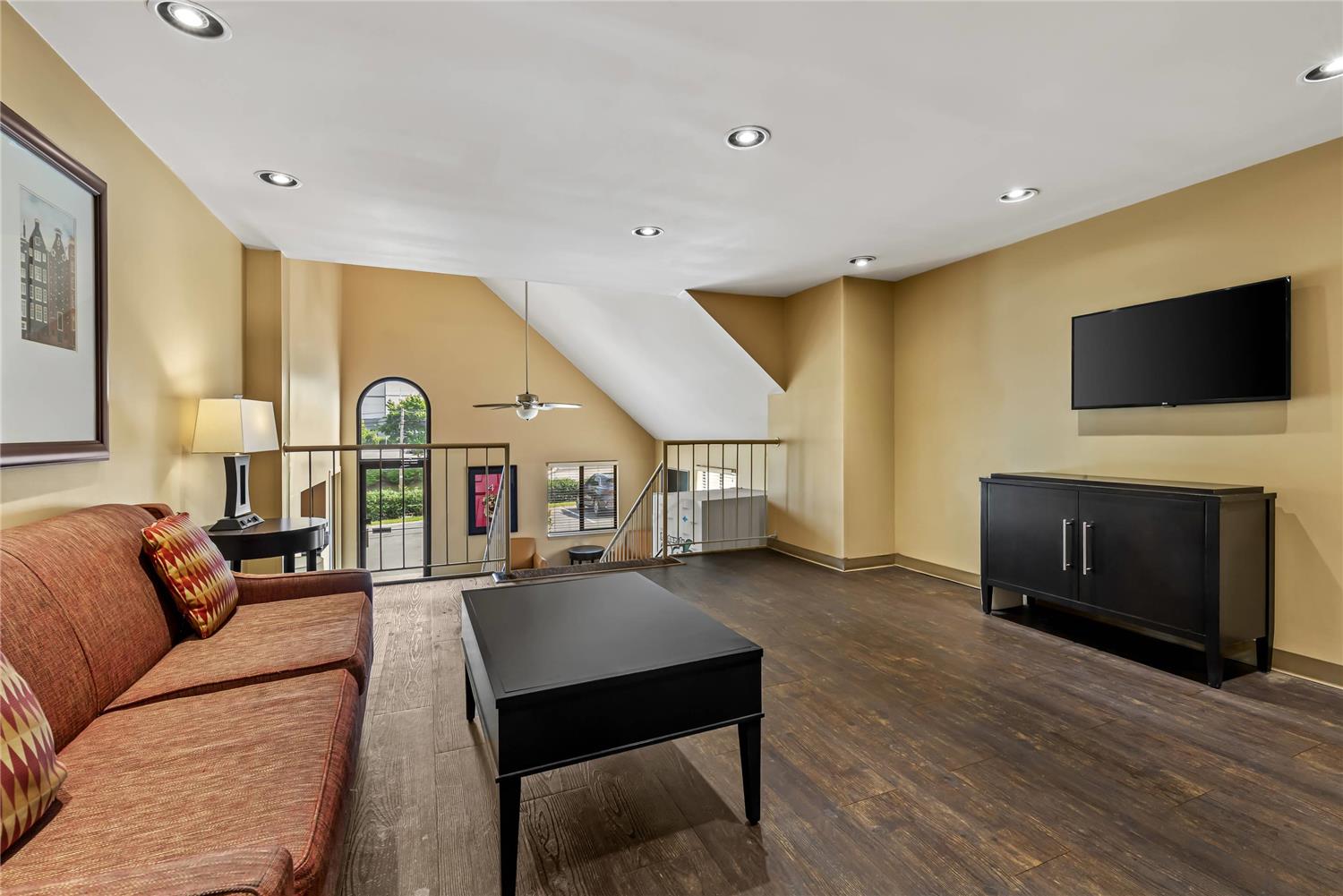 Suburban Studios Brentwood - Nashville 5/11