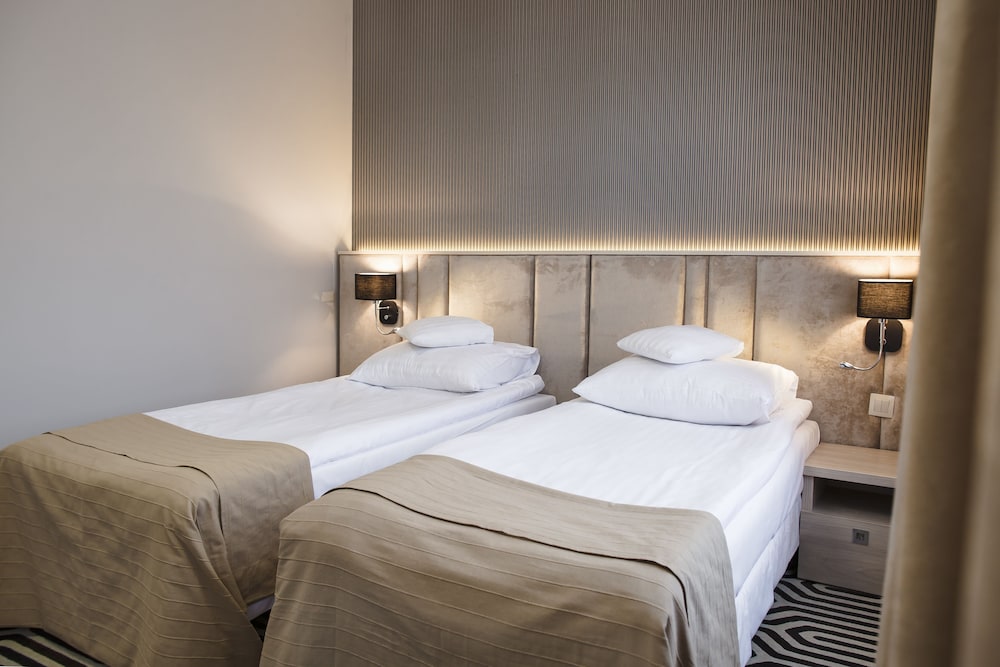 Art Hotel Sosnowiec 18/65