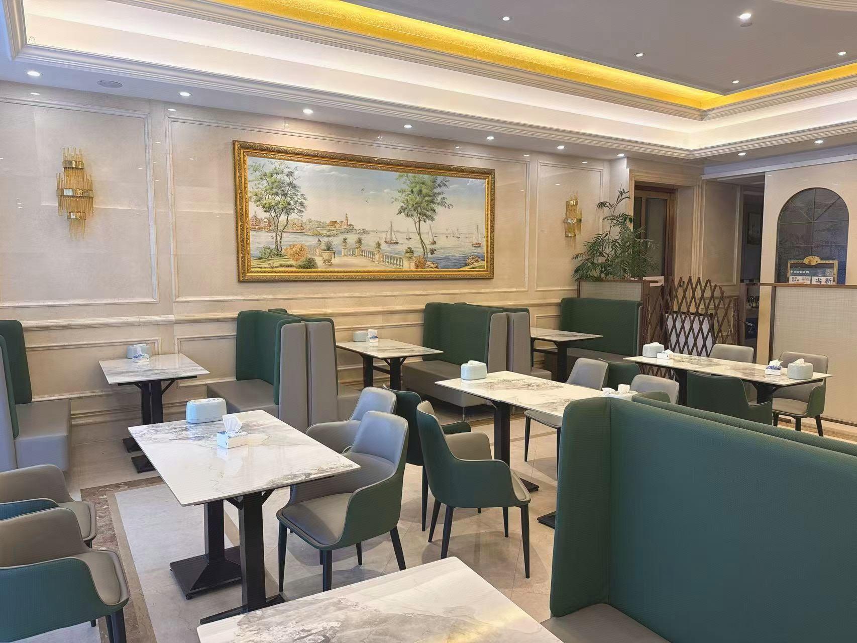 Vienna International Hotel (Nanjing South Railway Station South Square) 22/37