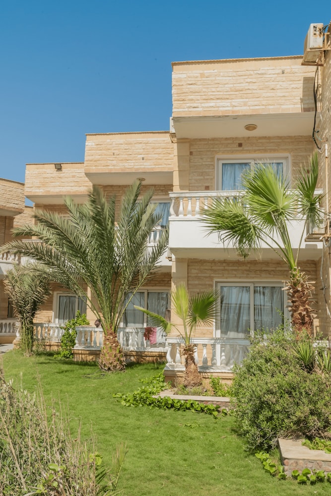 Dahab Hotel 48/50