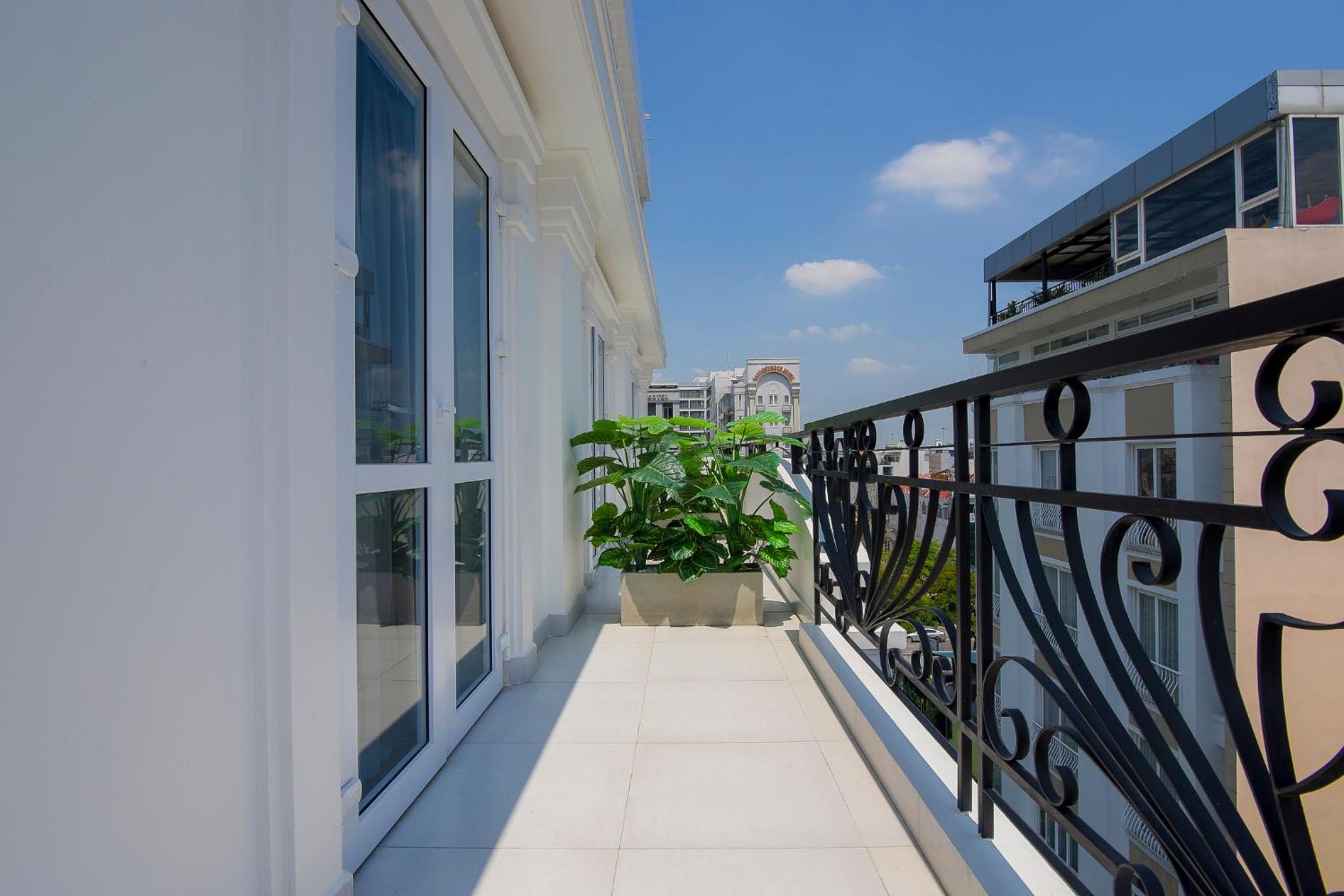 HERA HOTEL 7/36