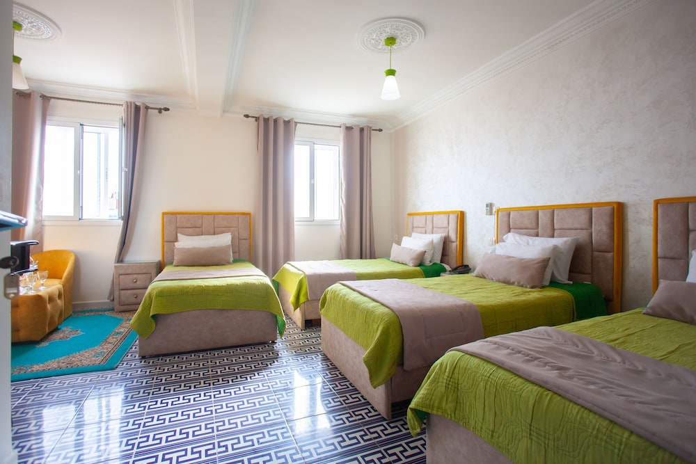 HOTEL MAMORA 11/72