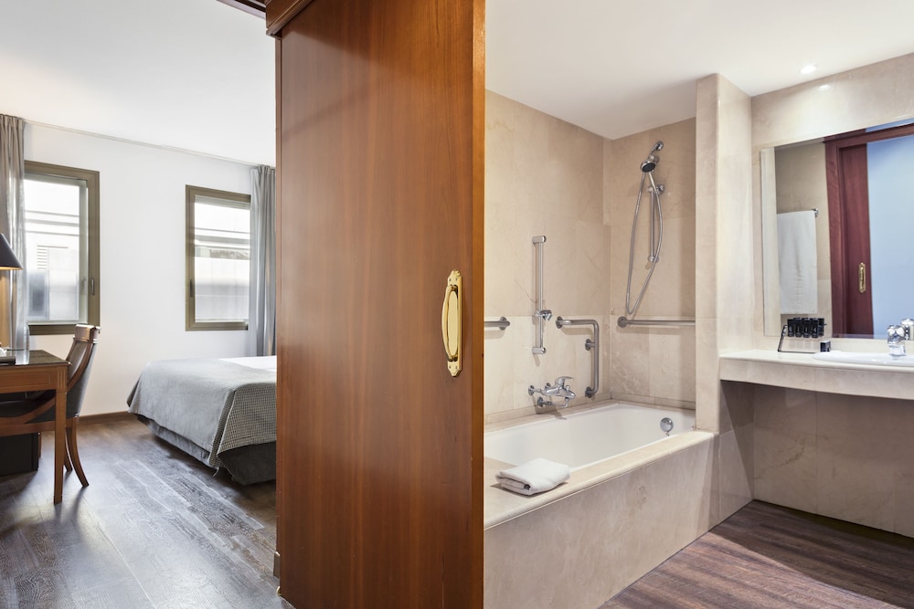 Best Western Premier CMC Girona 5/52