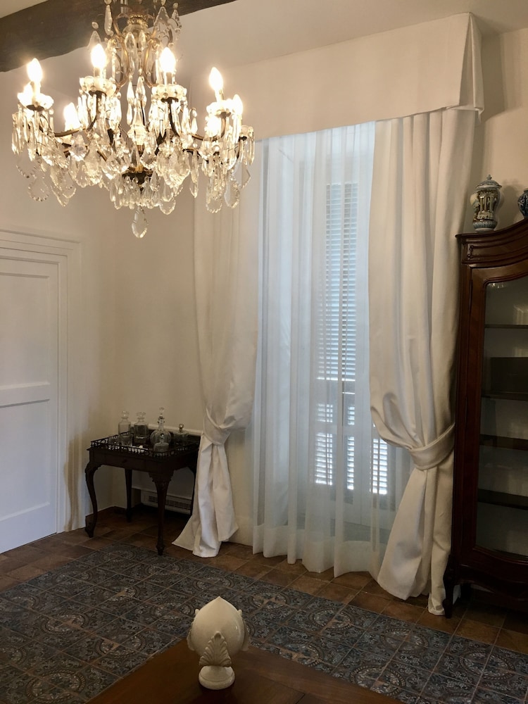 Palazzo Cacace 30/50