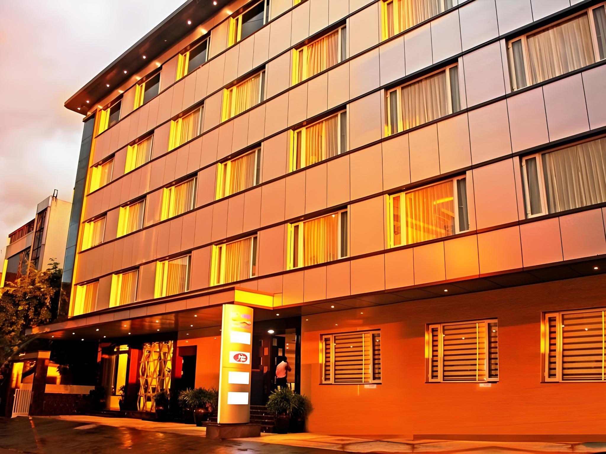 Attide Biz Hotel 4/24