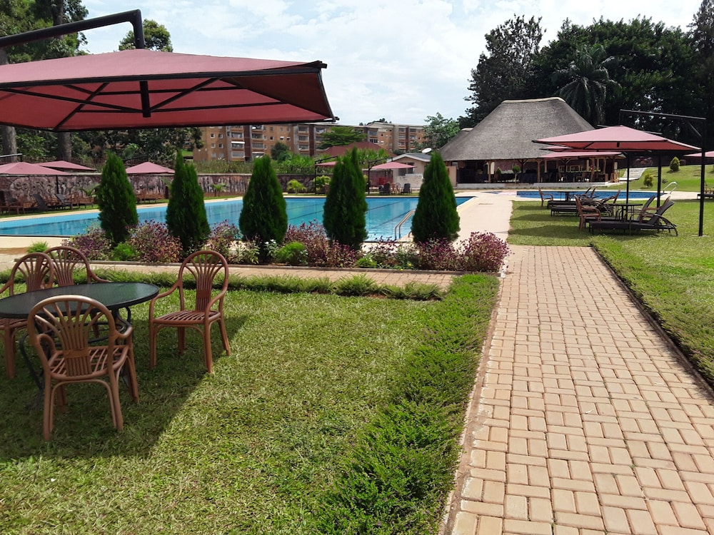 Silver Springs Hotel 46/50