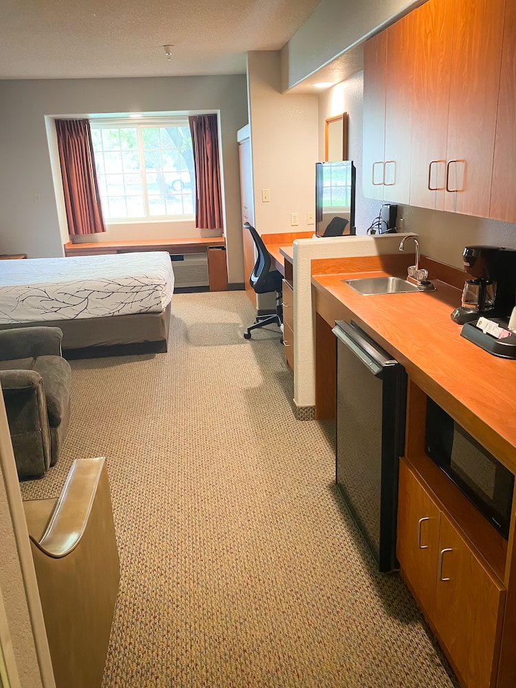 Monument Inn & Suites 7/39