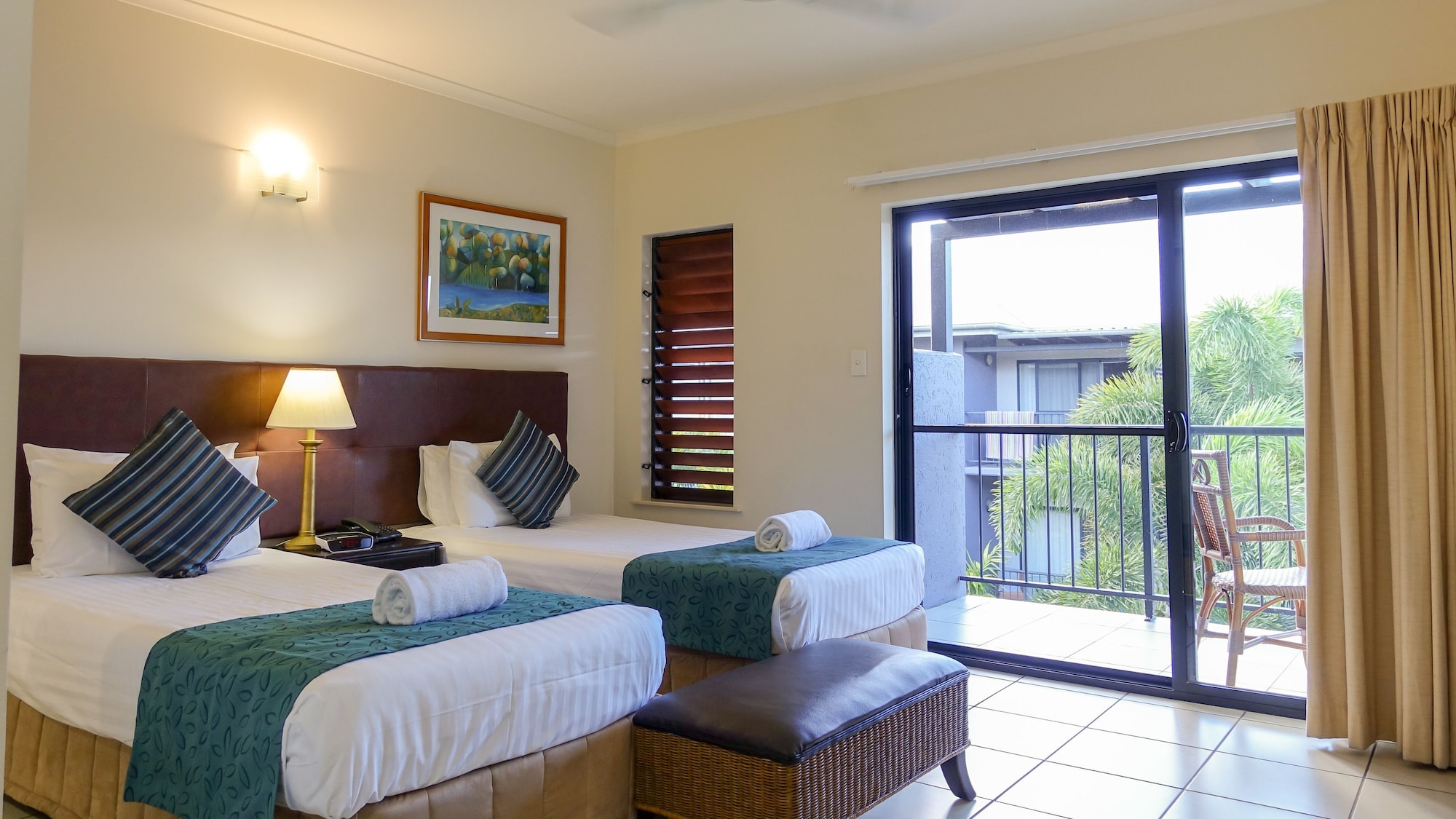 Studio, King Bed, Pool View