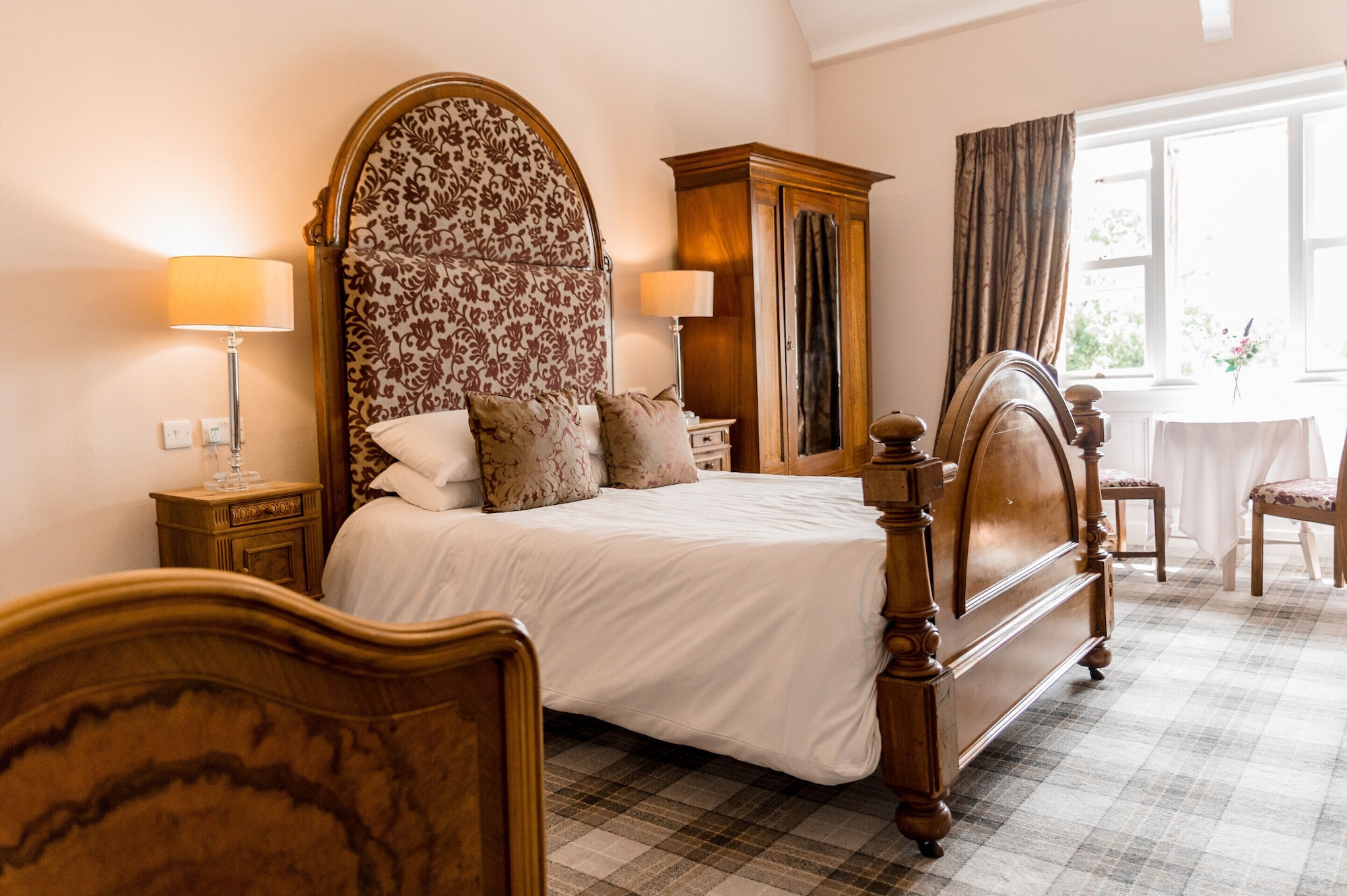 Family Suite, Garden View, Private Bathroom, East Wing