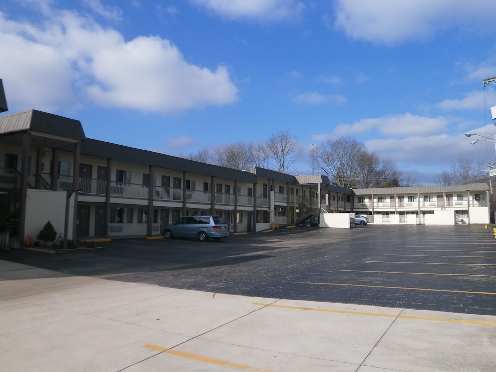 Richmond Inn & Suites in RICHMOND - IN