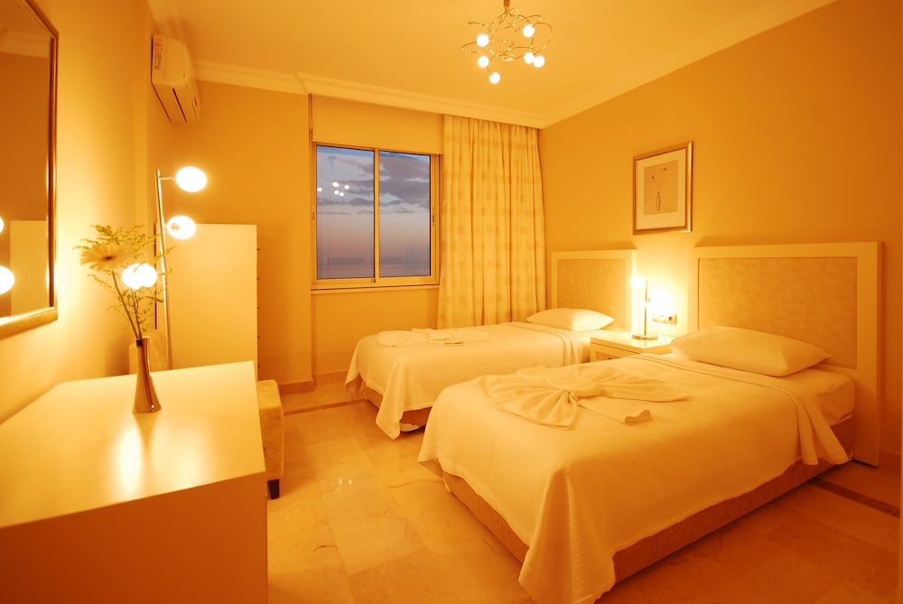 Goldcity Hotel 24/68