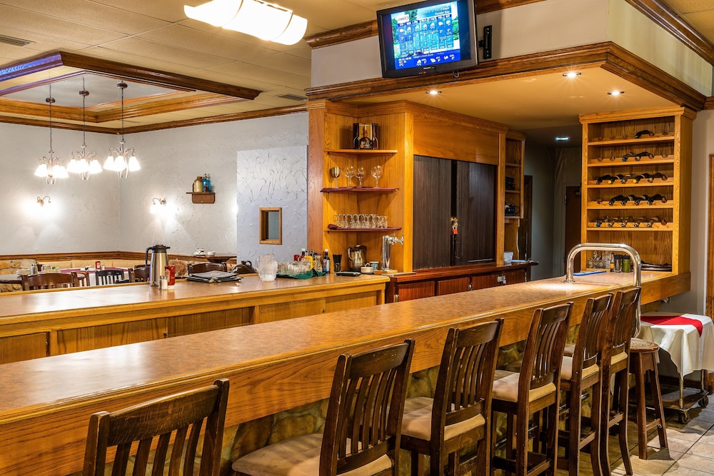 Ramada by Wyndham Thunder Bay Airlane Hotel 29/50
