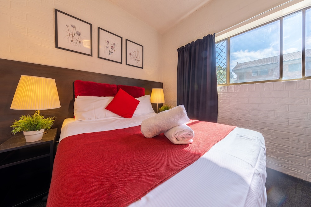Ascot Budget Inn 33/77