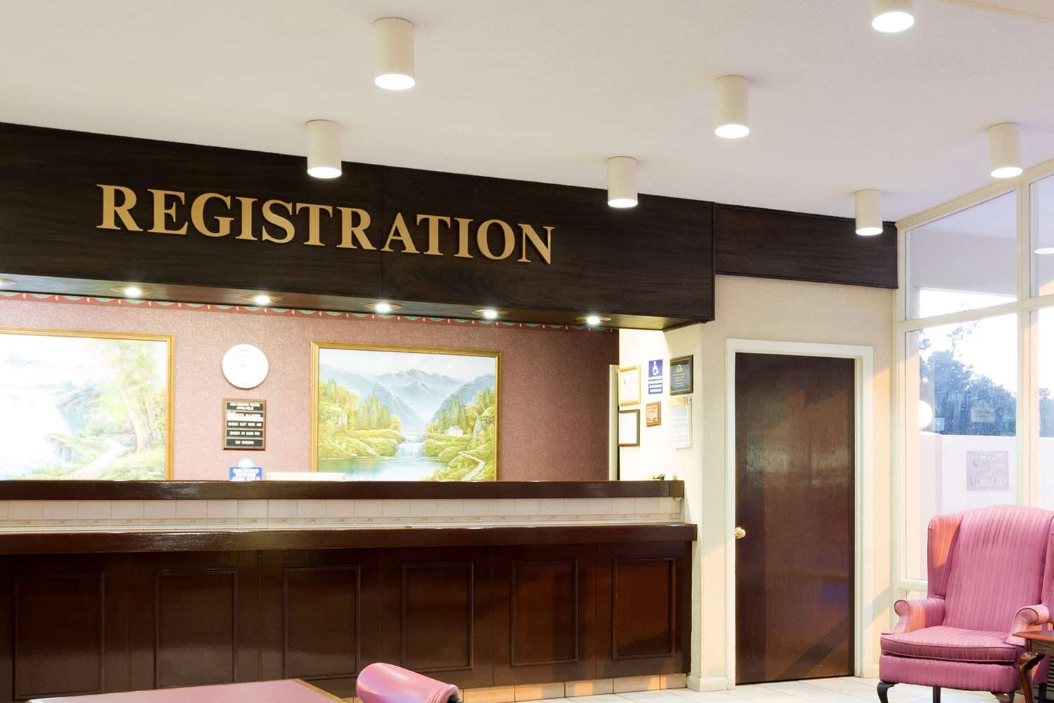 Lobby at Motel 6 Raleigh, NC – Downtown South, RALEIGH - NC