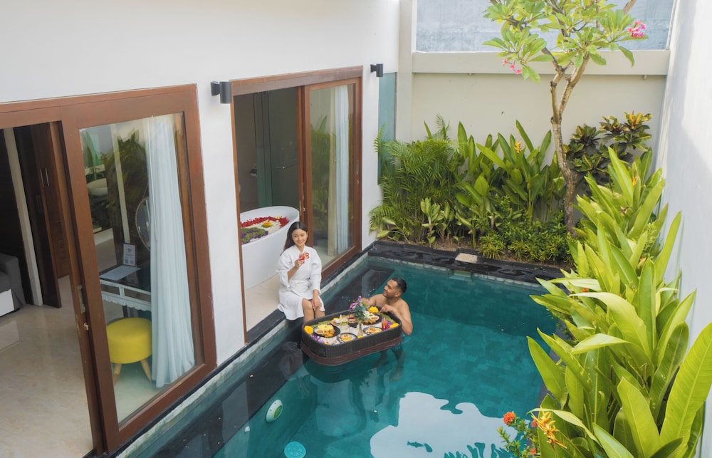 Anari Villas Kuta 38/65