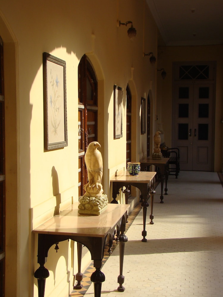 BHANWAR NIWAS HOTEL 43/45