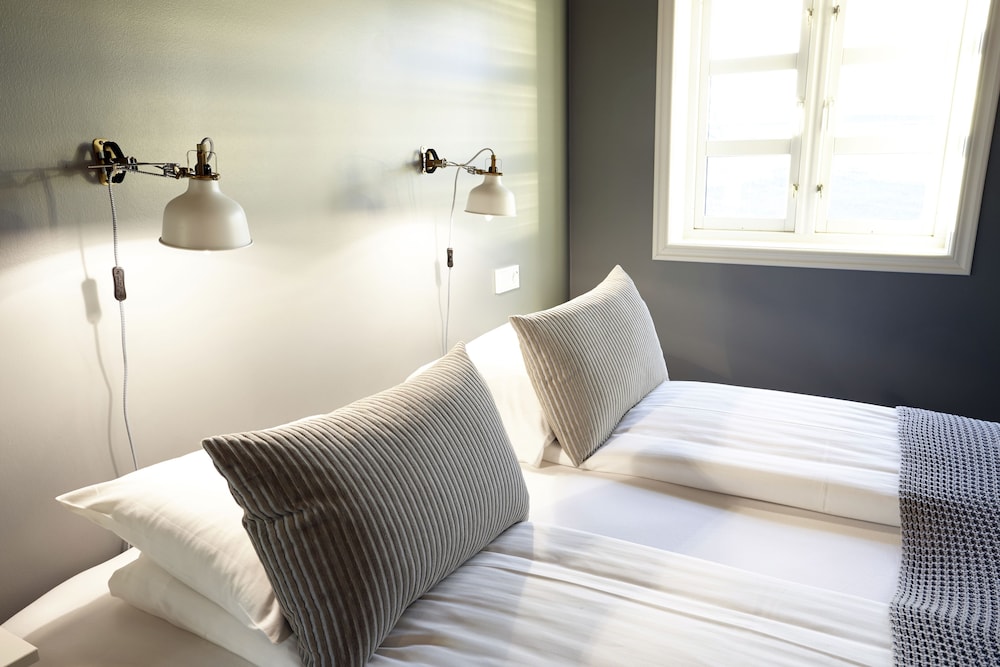 Fosshotel Hellnar 24/64