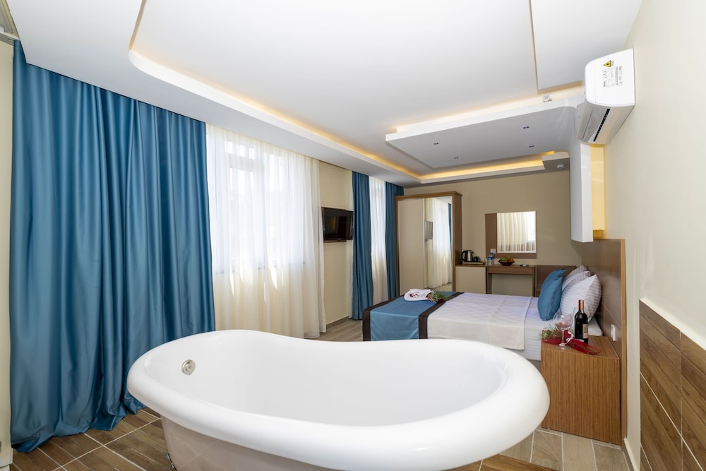 Diamond luxury Hotel 37/37