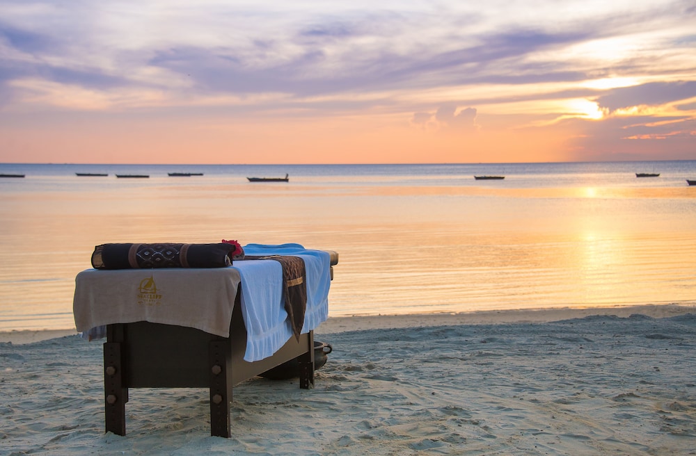 Sea Cliff Resort and Spa Hotel photo3