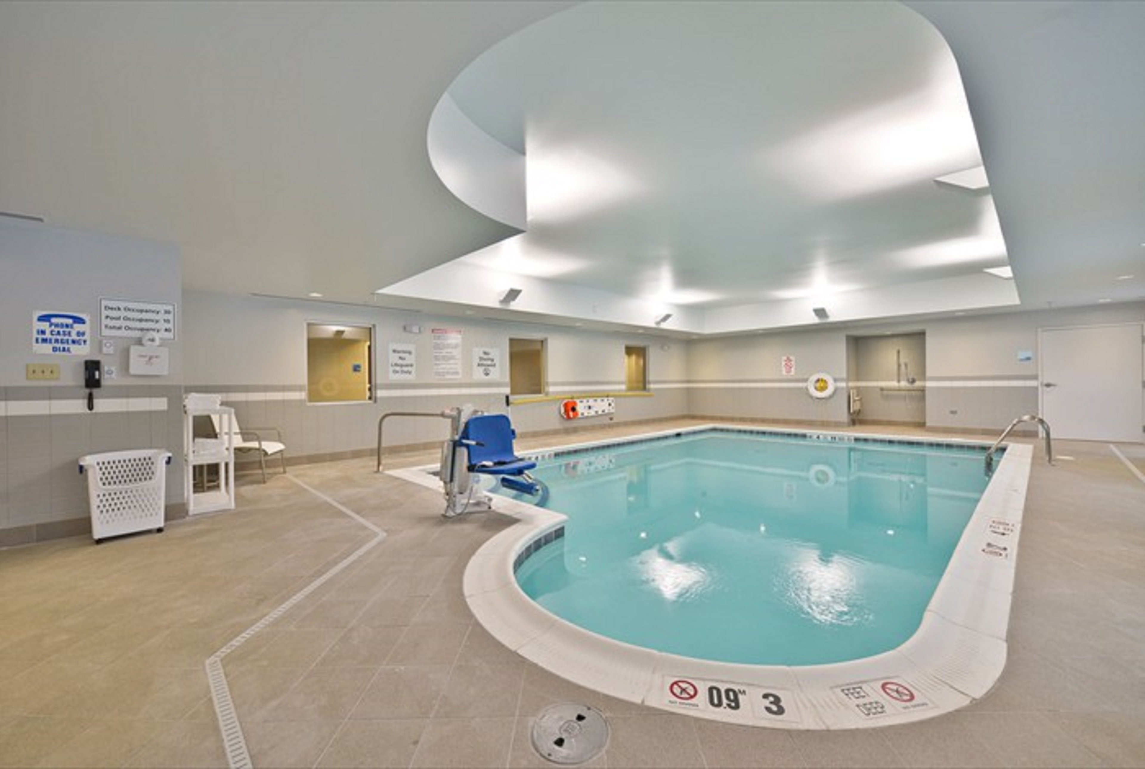 HOLIDAY INN EXPRESS CANANDAIGUA - FINGER LAKES 25/56